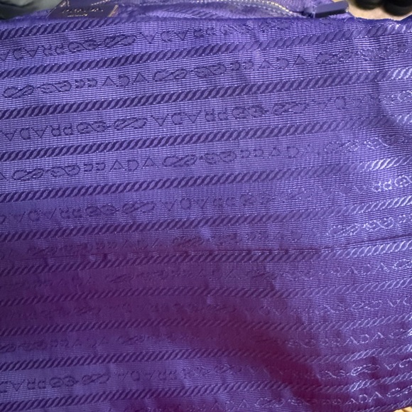 ❤️🔥PRADA🔥Tessuto Nylon Saffiano Tote - Picture 15 of 16